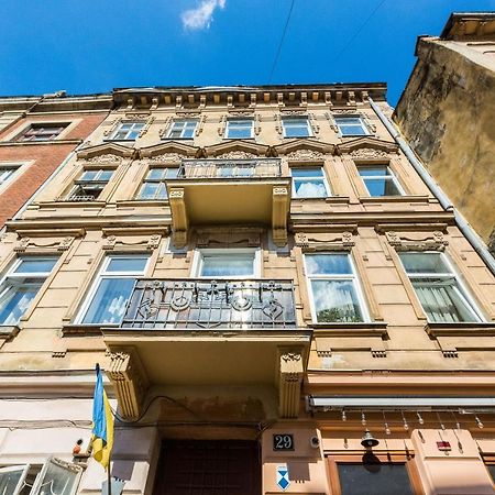 Квартира Подобово На Площі Ринок 39 Сам Центр Львова ภายนอก รูปภาพ